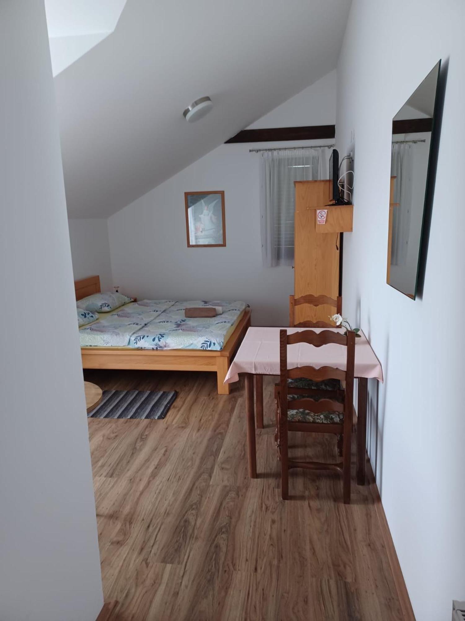 Bed & Breakfast Helena Grabovac  Extérieur photo